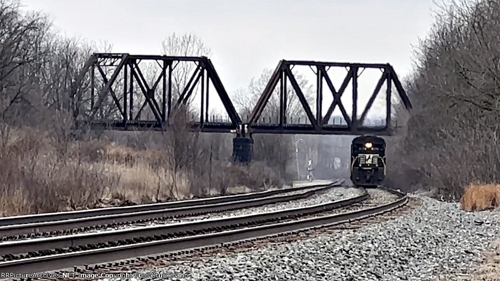 NS 8178 is about to clear the bridge.